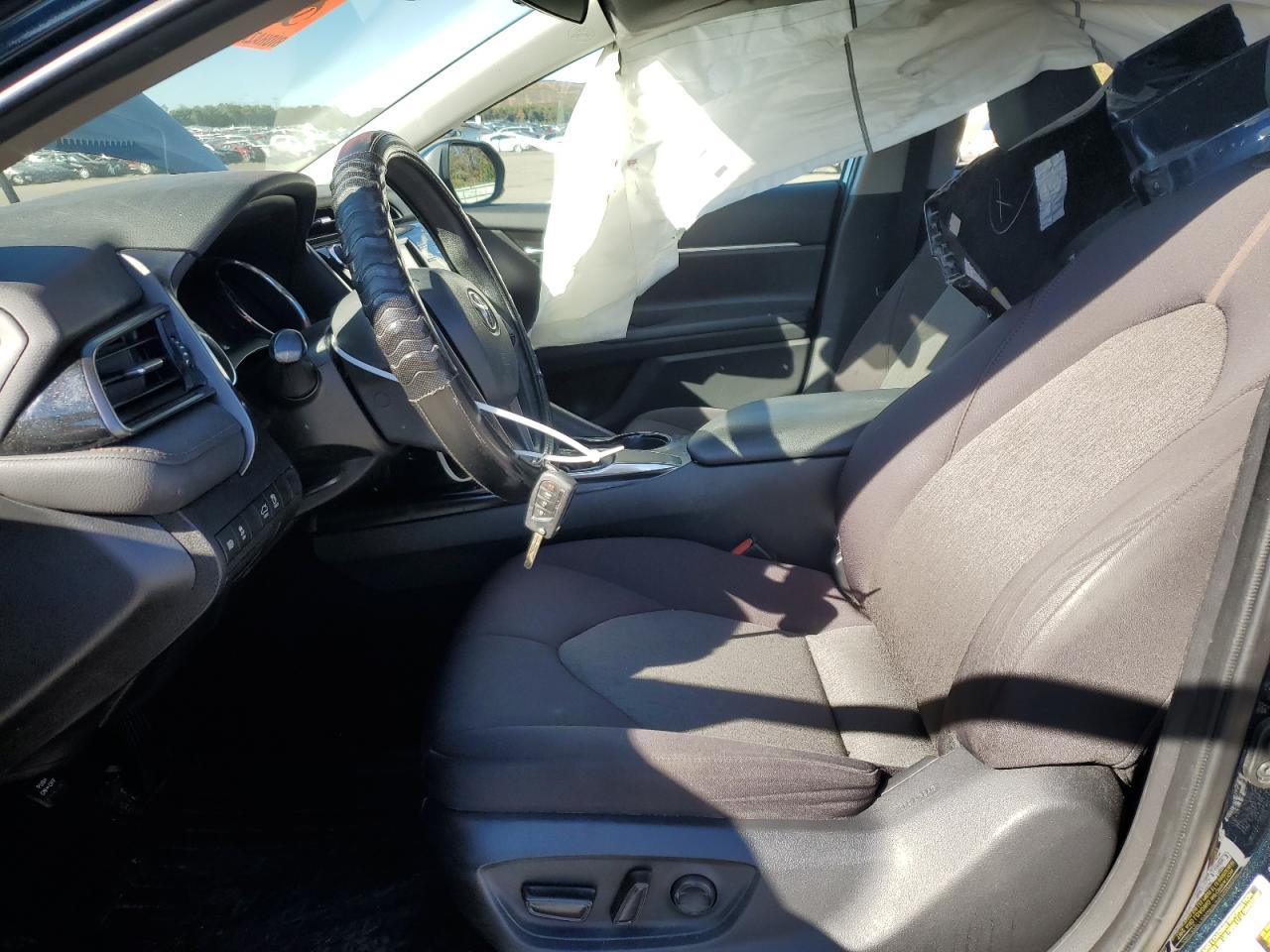 2020 TOYOTA CAMRY LE - Фото 7