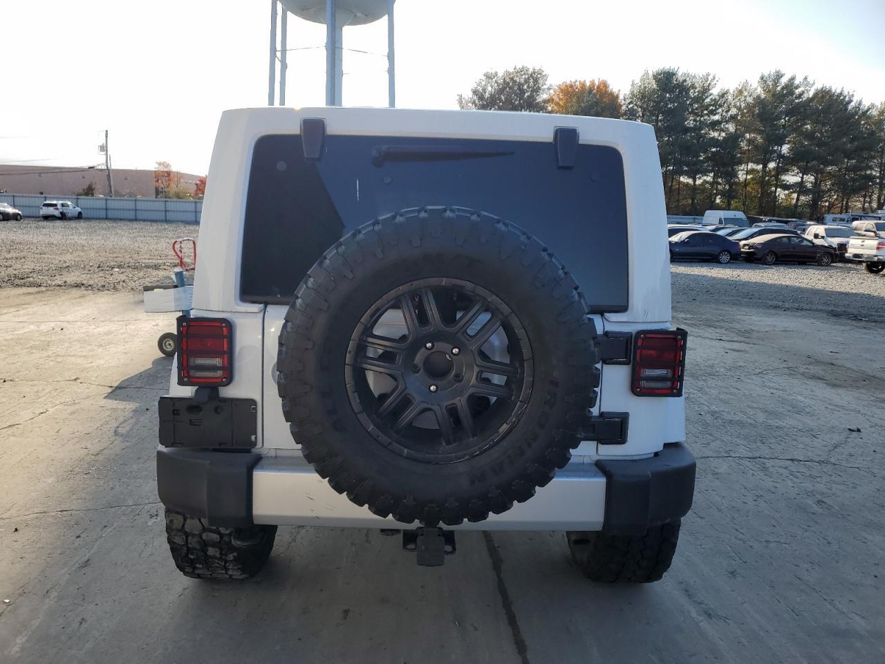 2015 JEEP WRANGLER U - Image 6