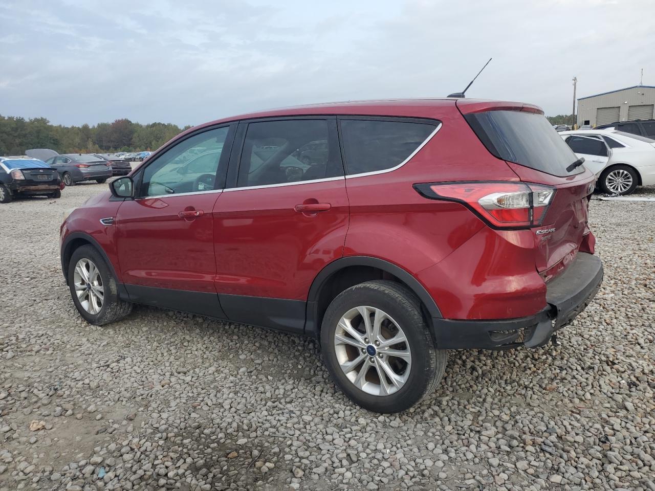 2017 FORD ESCAPE SE - Фото 2