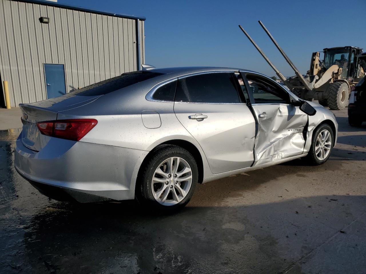 2017 CHEVROLET MALIBU LT - Фото 3