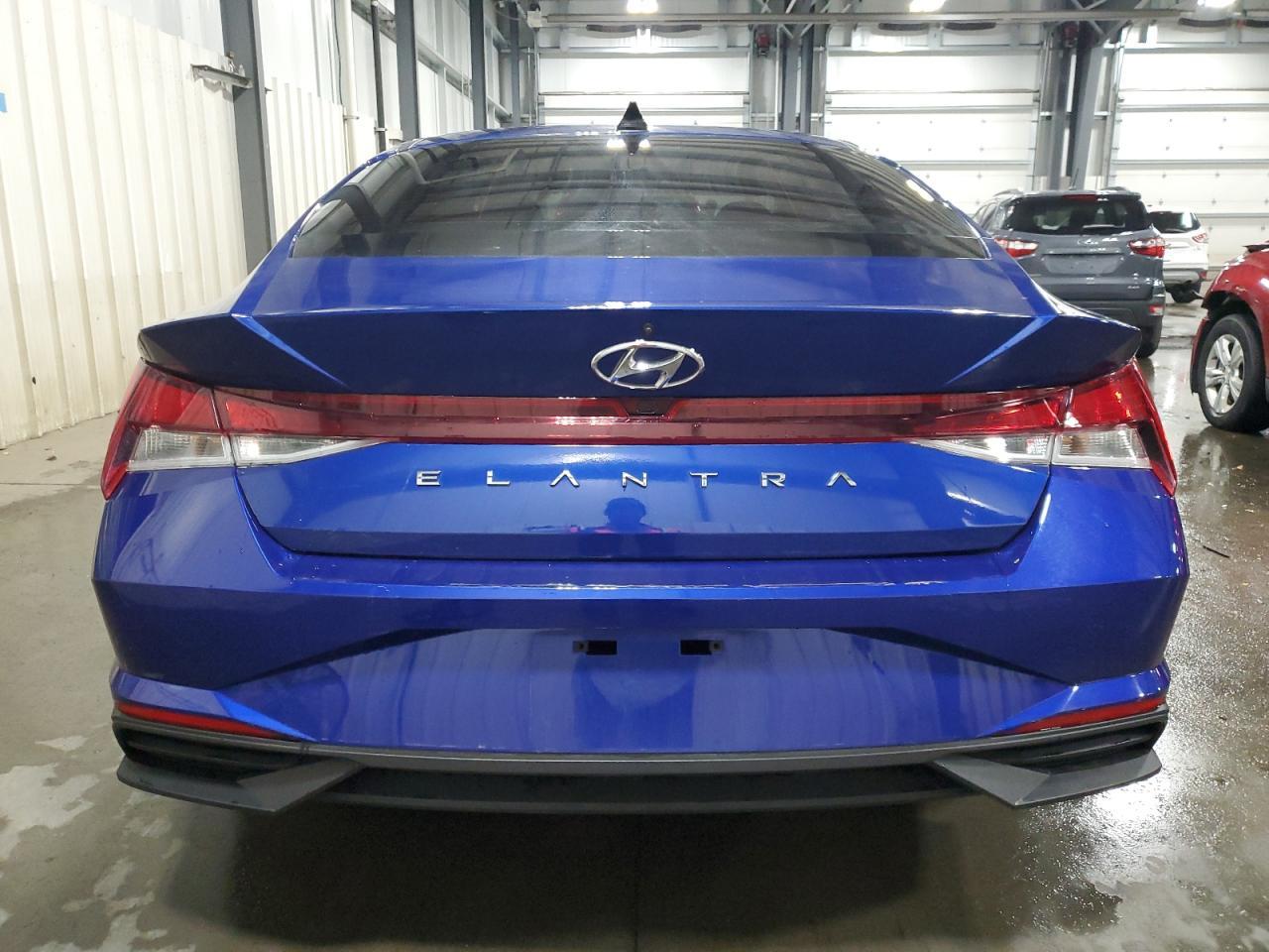 2022 HYUNDAI ELANTRA SE - Image 6