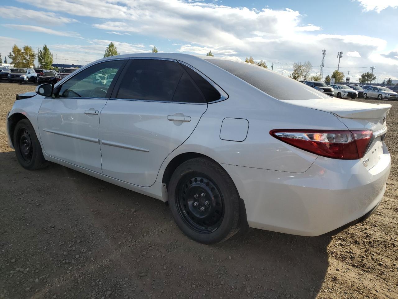 2017 TOYOTA CAMRY LE - Фото 2