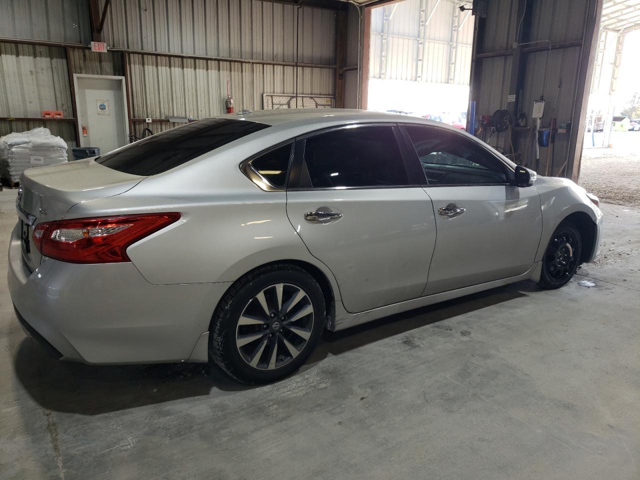 2017 NISSAN ALTIMA 2.5 - Фото 3