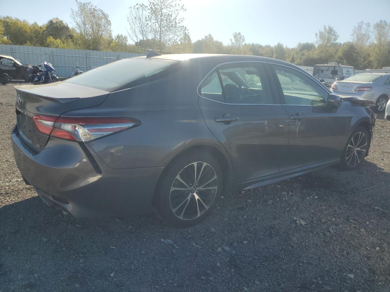 2019 TOYOTA CAMRY L - Фото 3