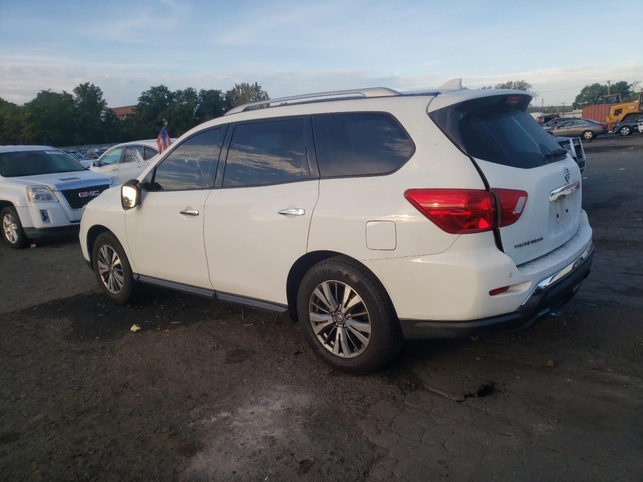 2019 NISSAN PATHFINDER - Image 2
