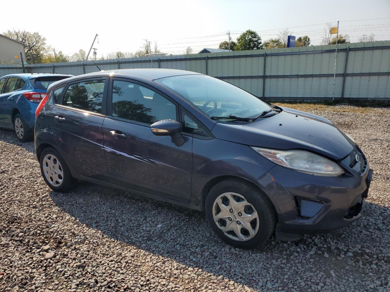2013 FORD FIESTA SE - Image 4