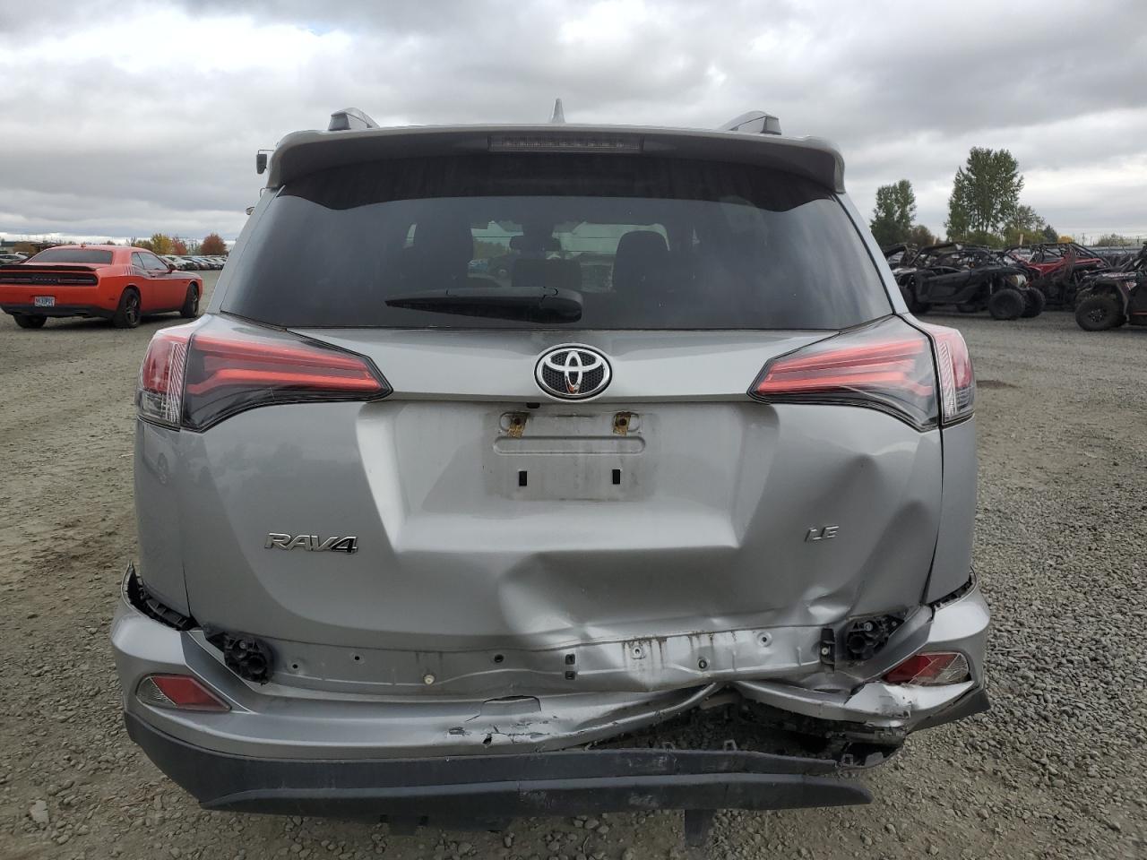 2018 TOYOTA RAV4 LE - Фото 6