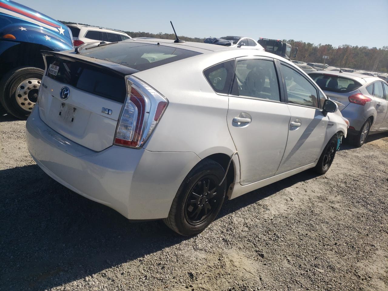 2013 TOYOTA PRIUS - Фото 3