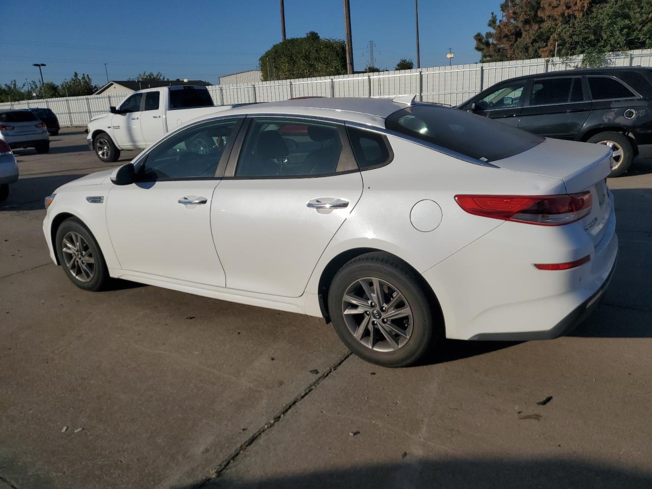 2020 KIA OPTIMA LX - Фото 2