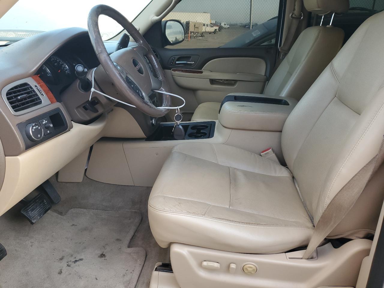 2012 GMC YUKON SLT - Image 7