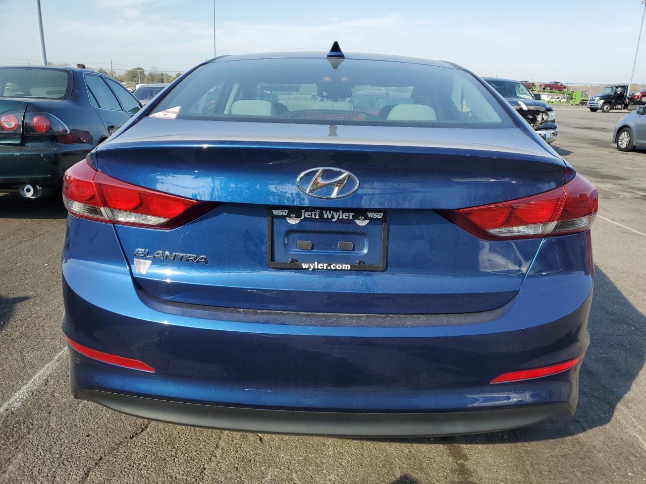 2018 HYUNDAI ELANTRA SE - Image 6