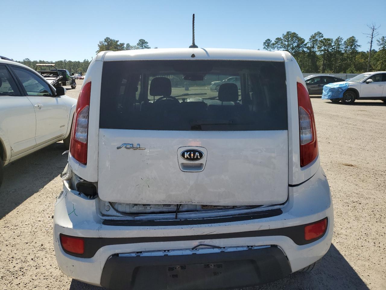 2013 KIA SOUL + - Image 6