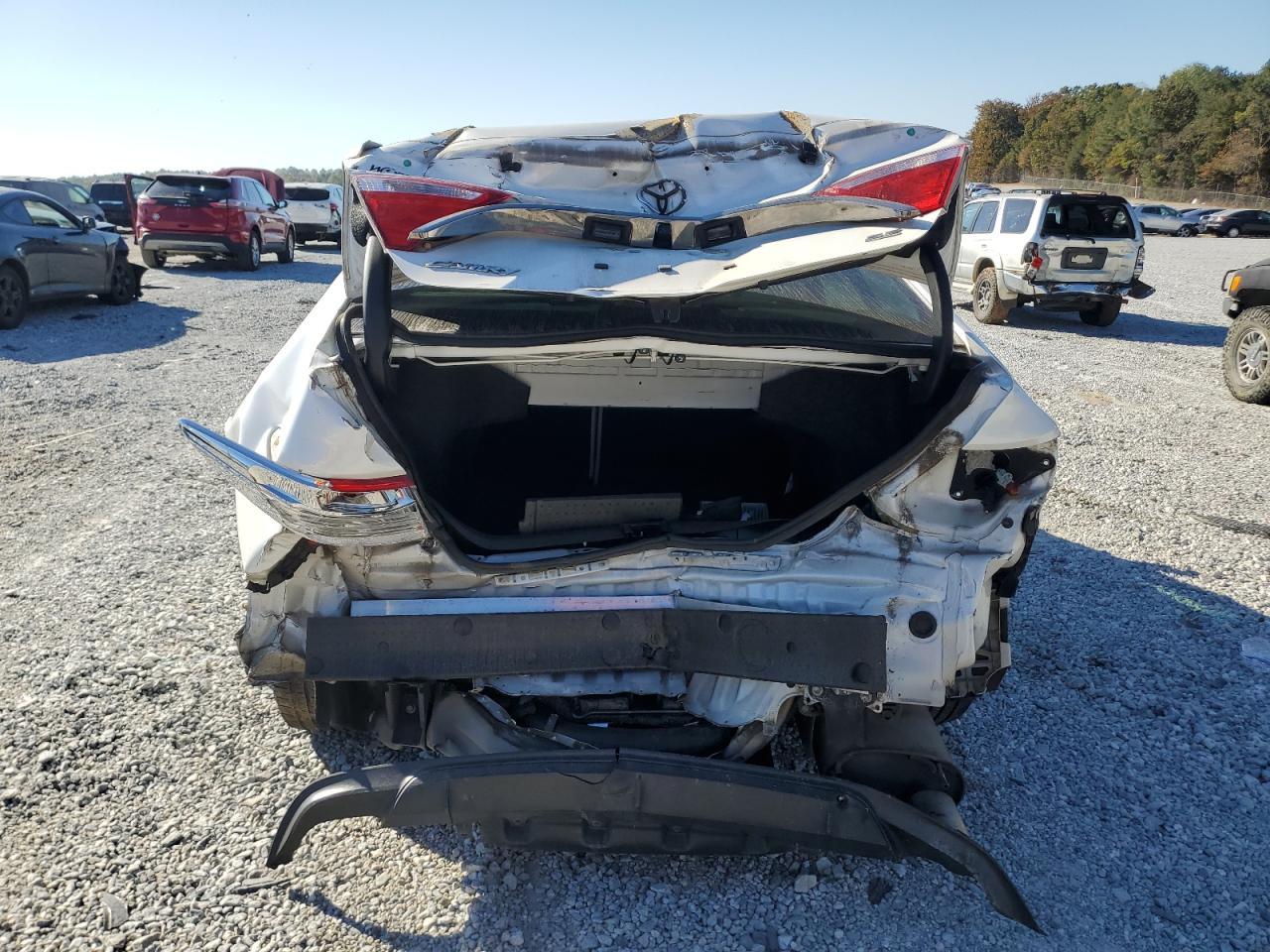 2017 TOYOTA CAMRY LE - Image 6