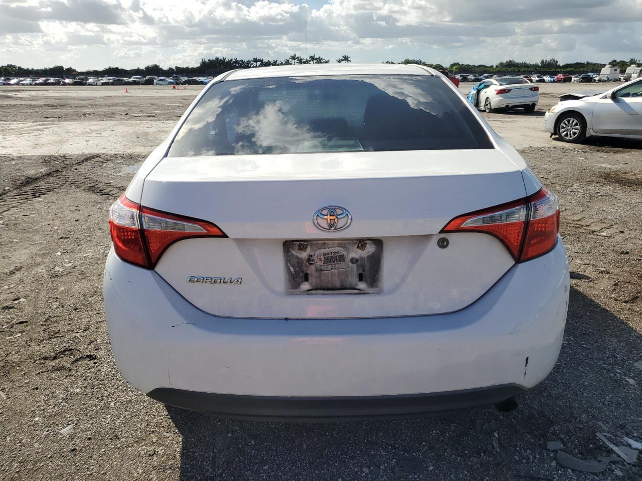 2014 TOYOTA COROLLA L - Image 6