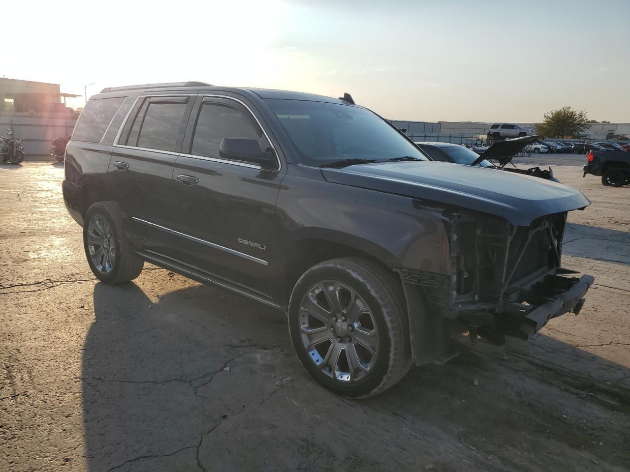 2017 GMC YUKON DENA - Фото 4