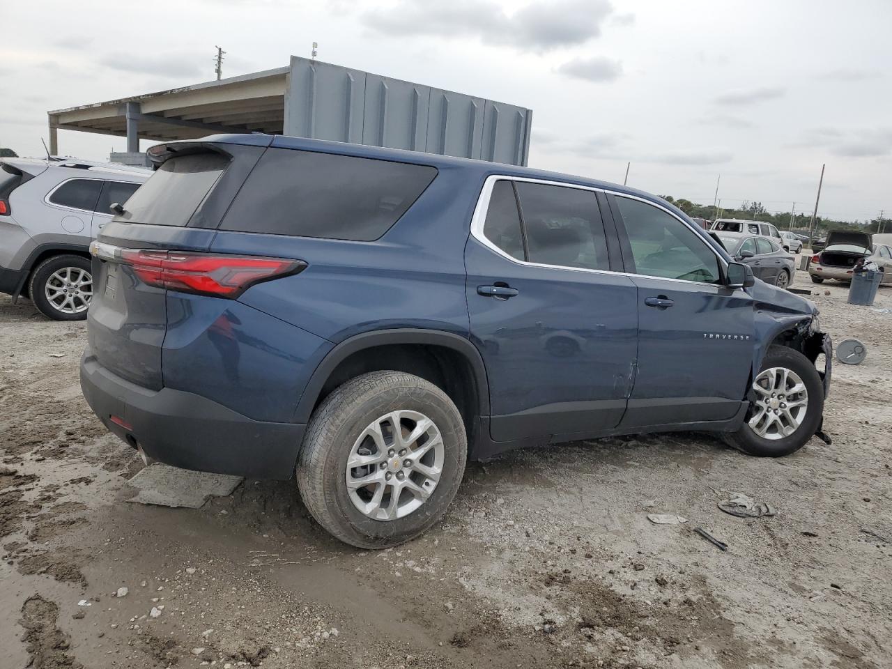 2023 CHEVROLET TRAVERSE L - Фото 3