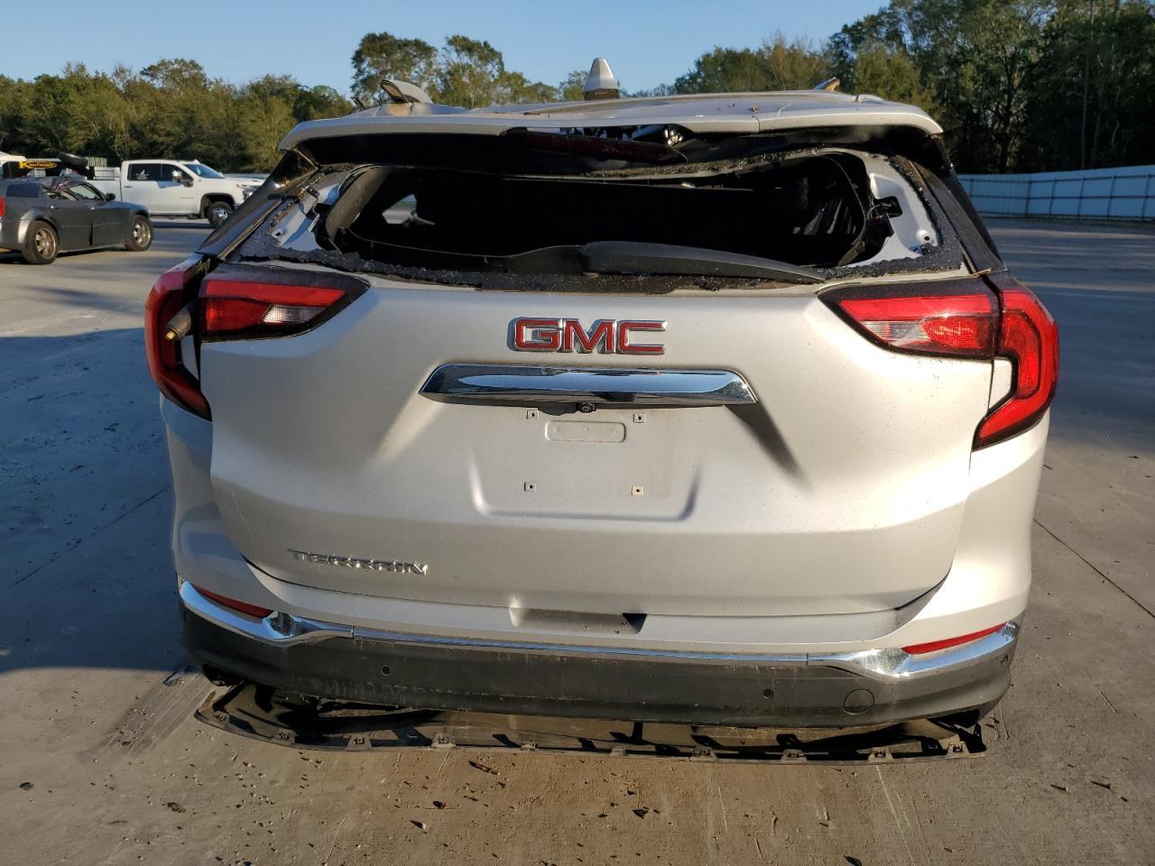 2021 GMC TERRAIN SL - Image 6
