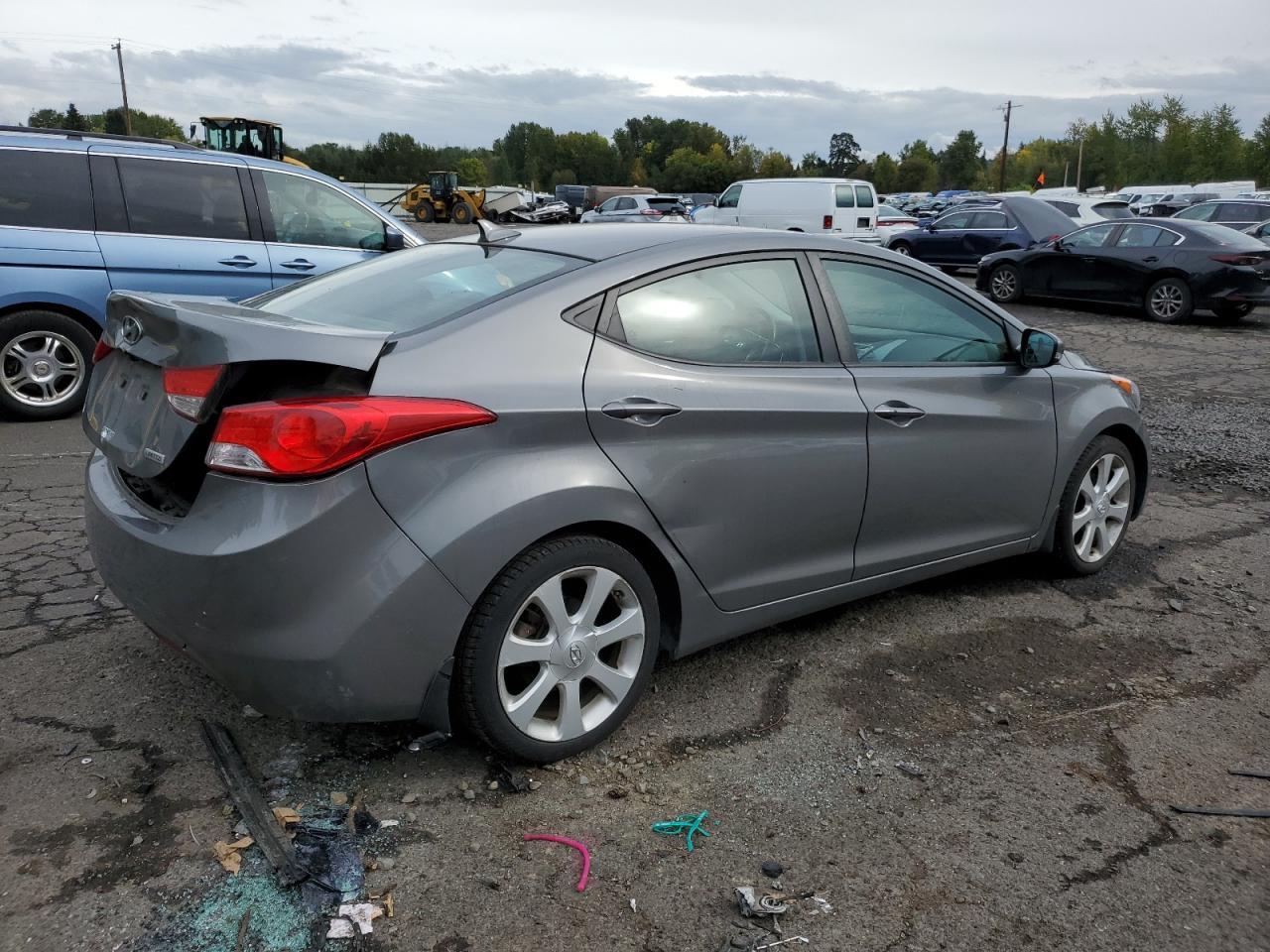 2013 HYUNDAI ELANTRA GL - Image 3