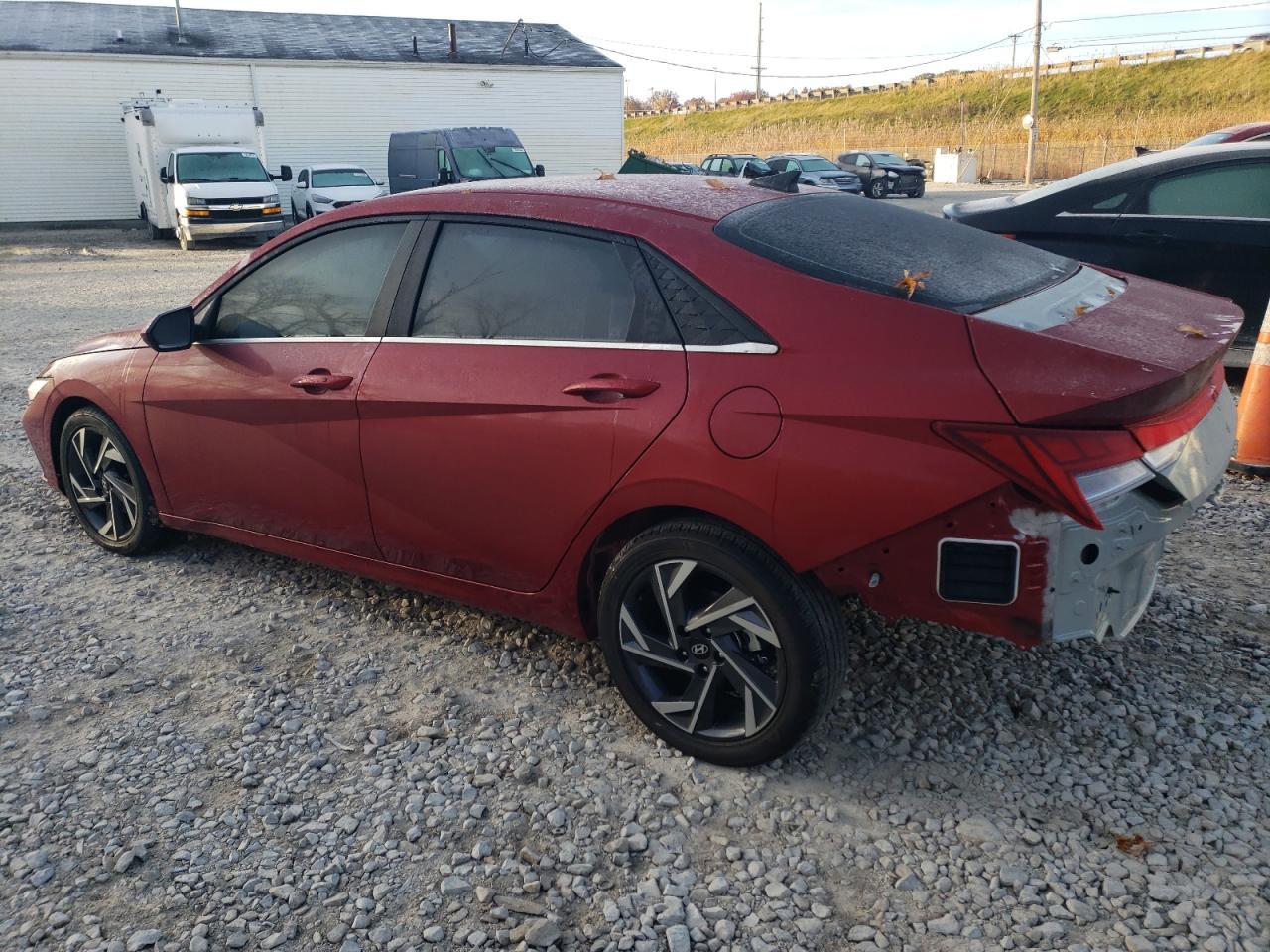 2024 HYUNDAI ELANTRA SE - Фото 2