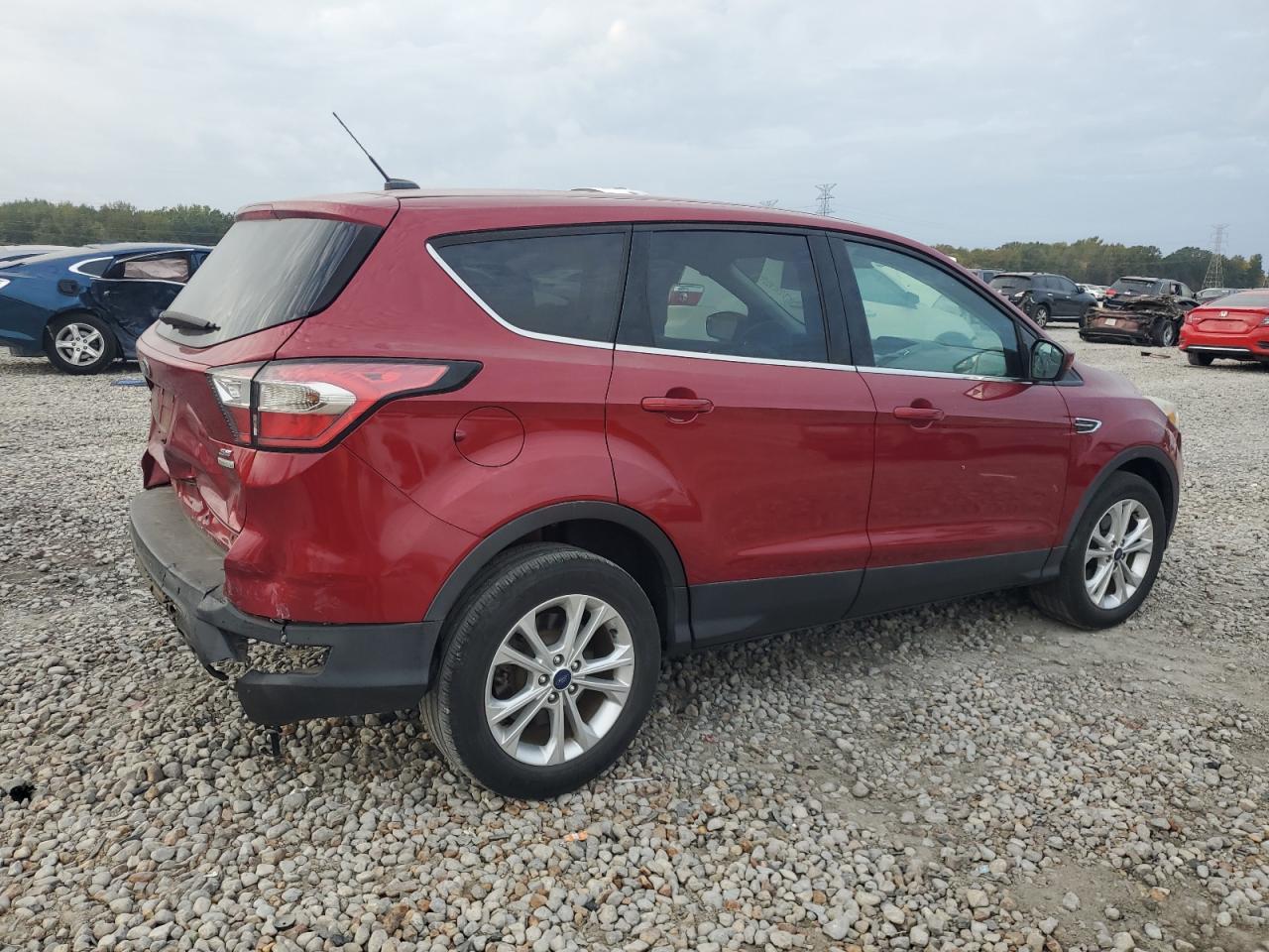 2017 FORD ESCAPE SE - Фото 3