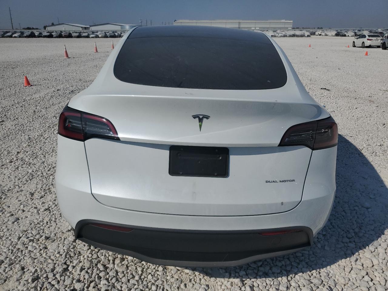 2024 TESLA MODEL Y - Image 6