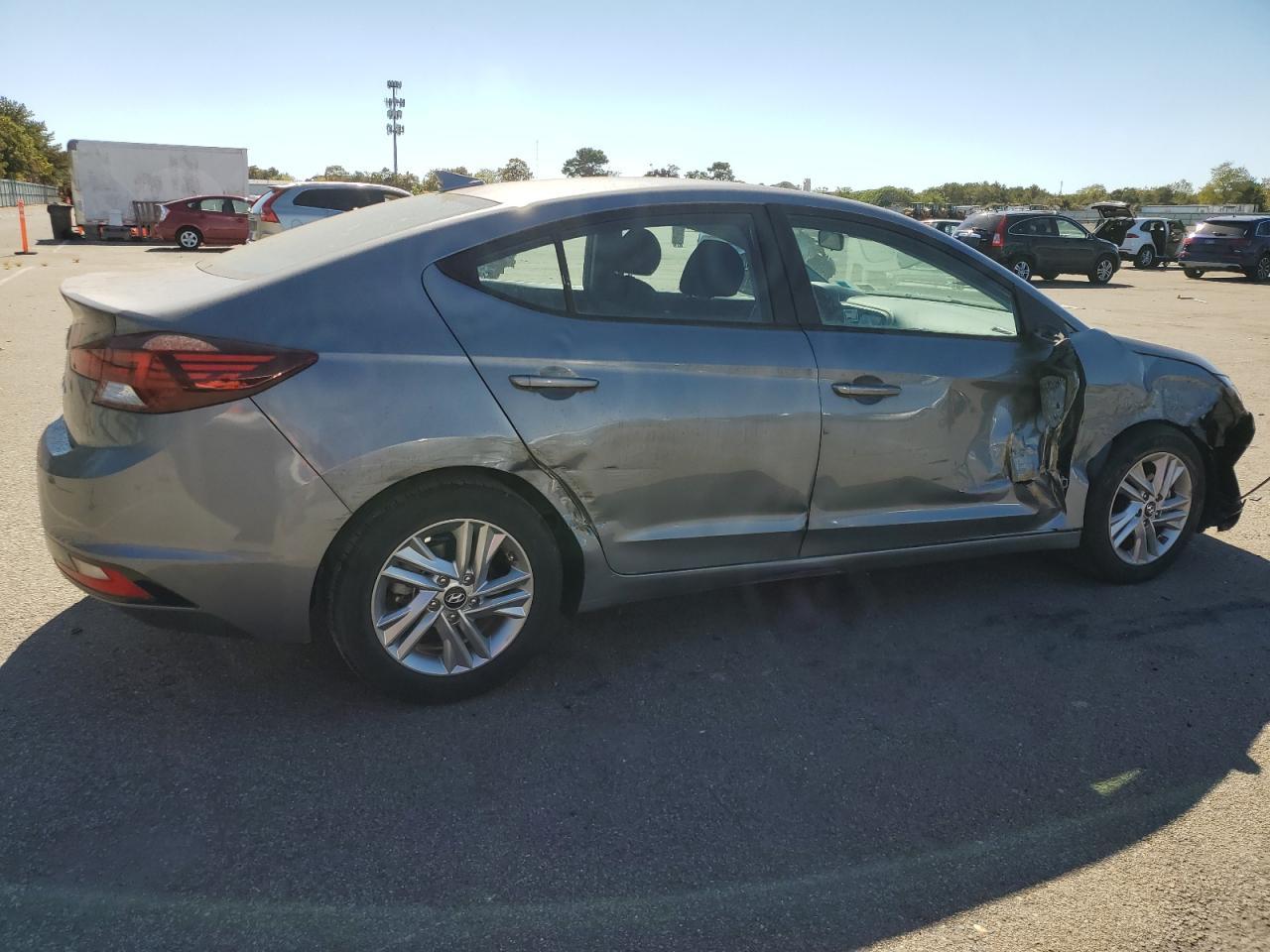 2019 HYUNDAI ELANTRA SE - Фото 3