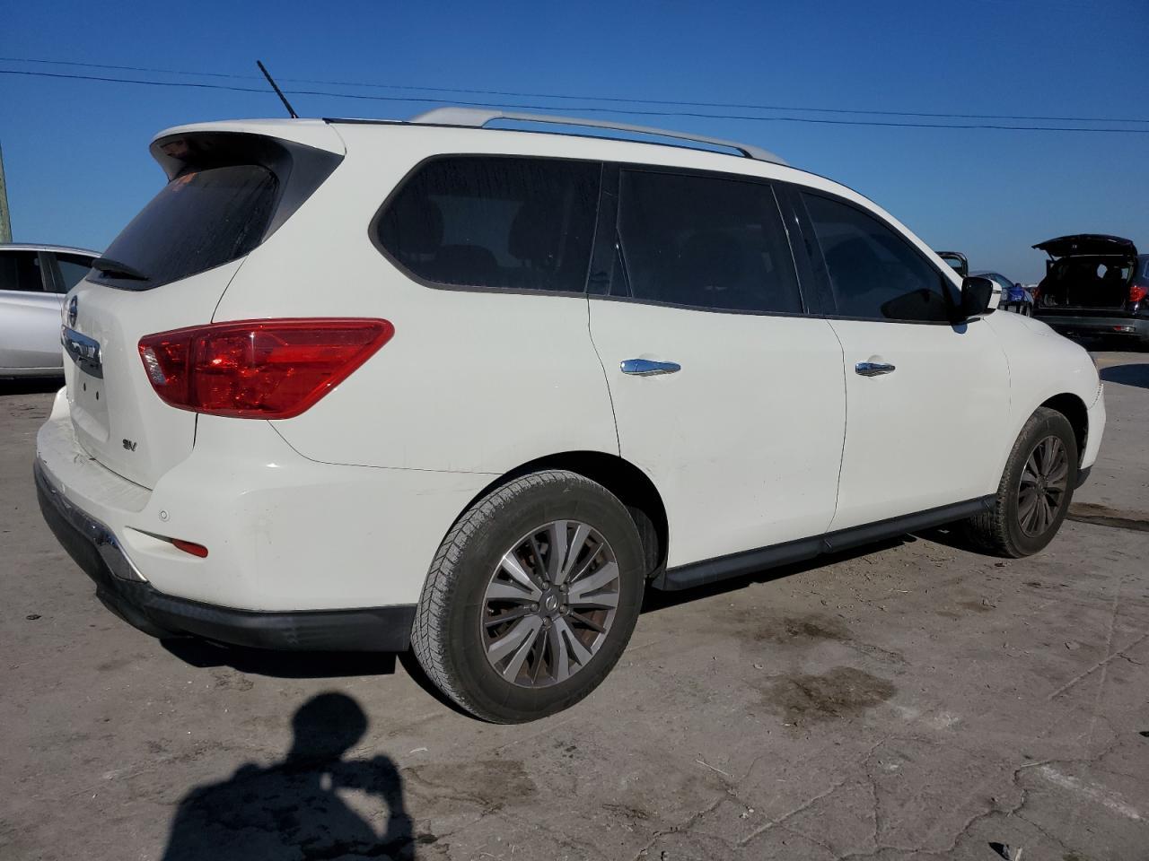2017 NISSAN PATHFINDER - Image 3