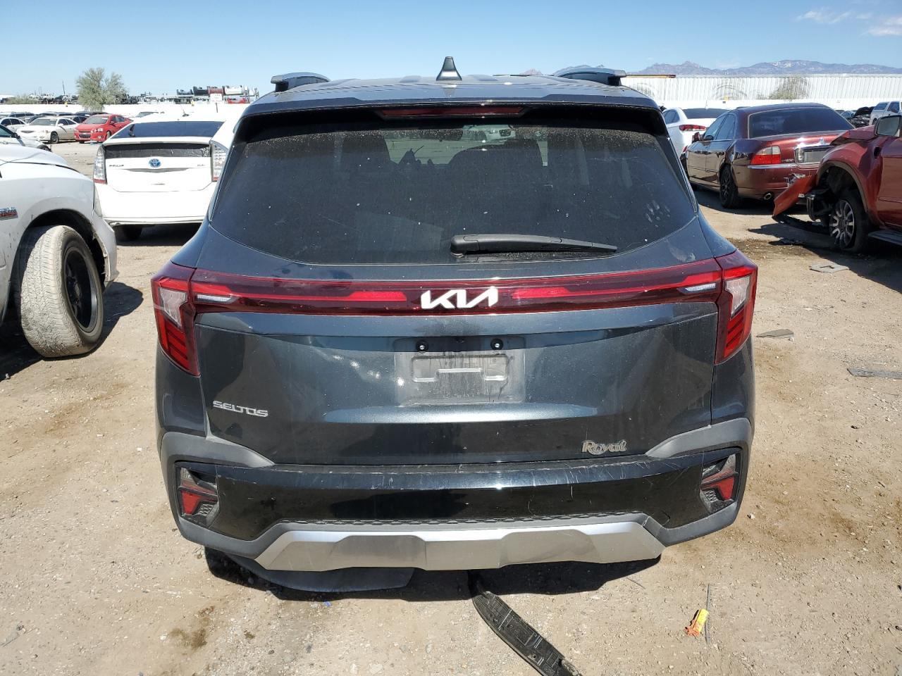 2024 KIA SELTOS EX - Image 6