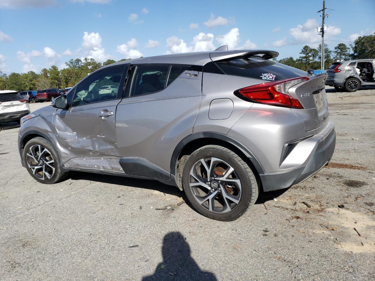 2018 TOYOTA C-HR XLE - Фото 2