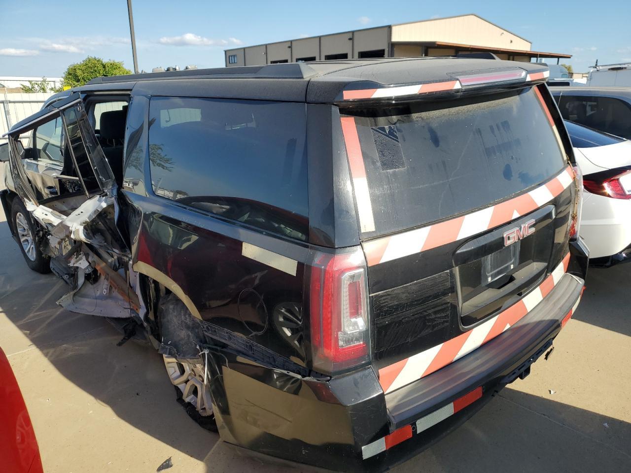 2016 GMC YUKON XL K - Фото 2