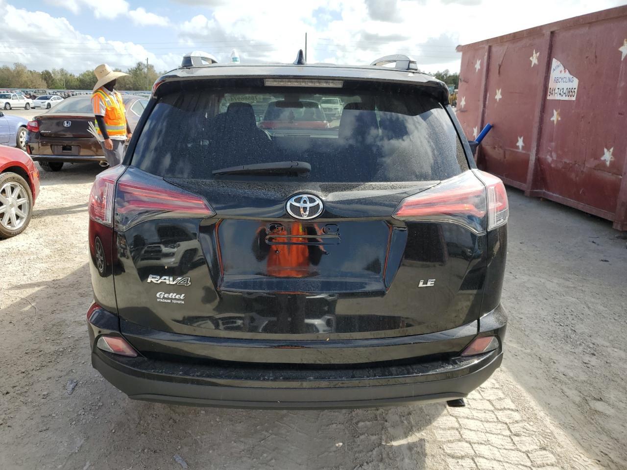 2018 TOYOTA RAV4 LE - Image 6