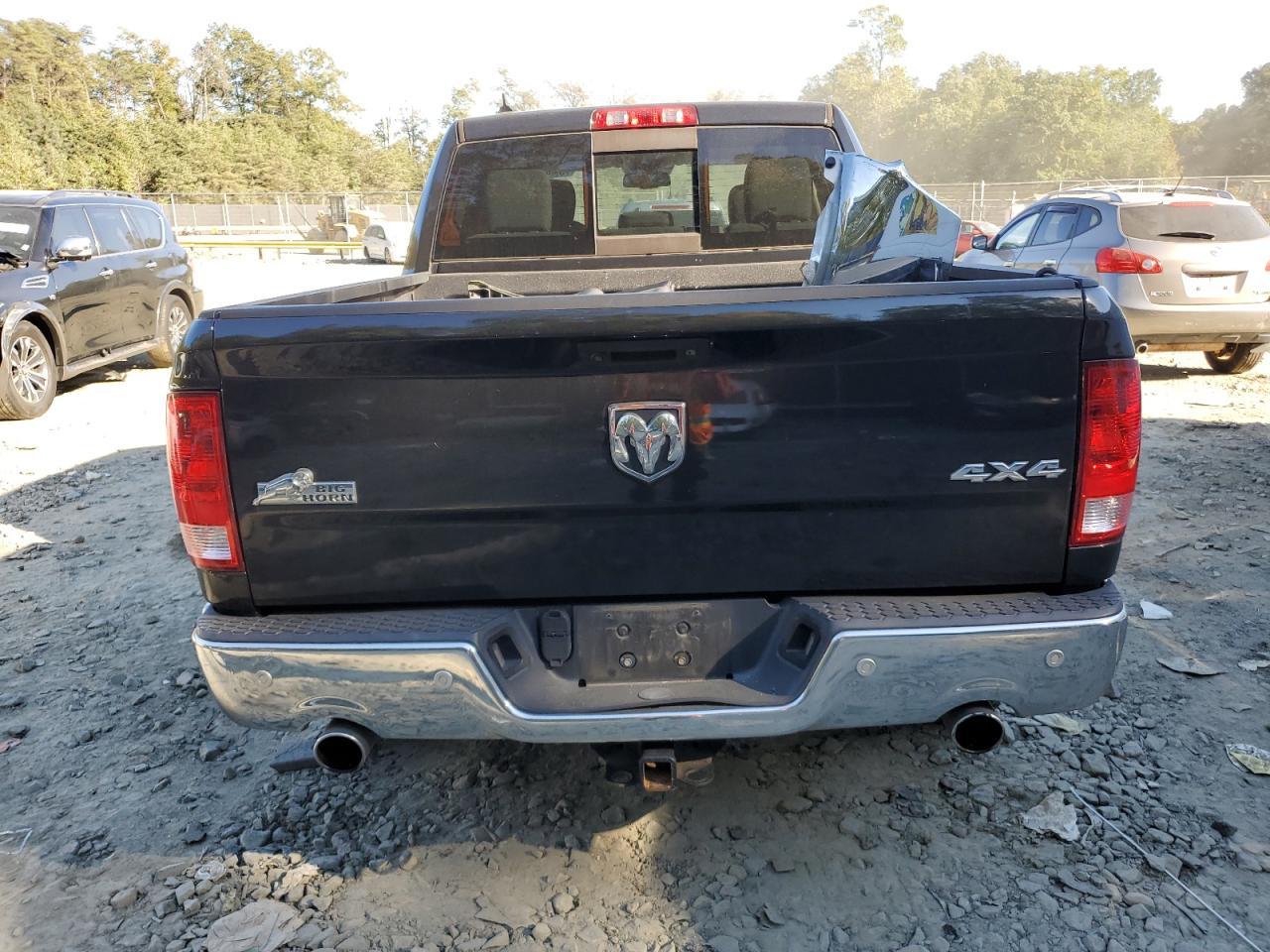 2017 RAM 1500 SLT - Image 6