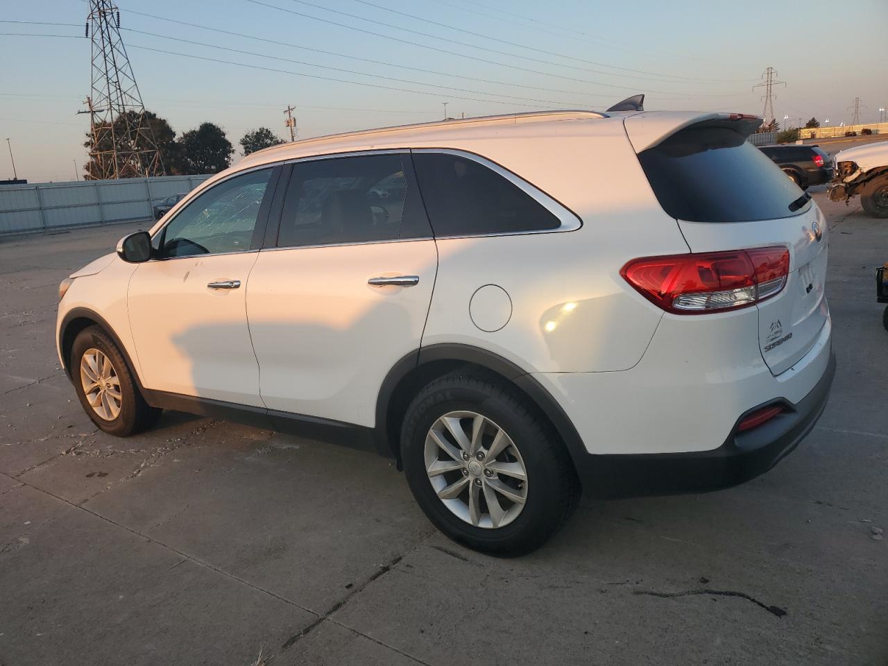 2016 KIA SORENTO LX - Image 2