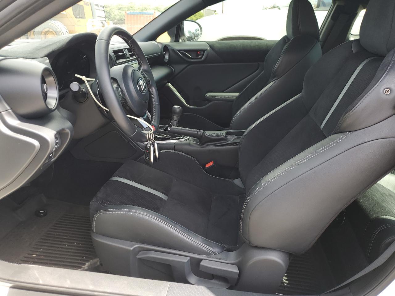 2023 TOYOTA GR 86 PREM - Фото 7