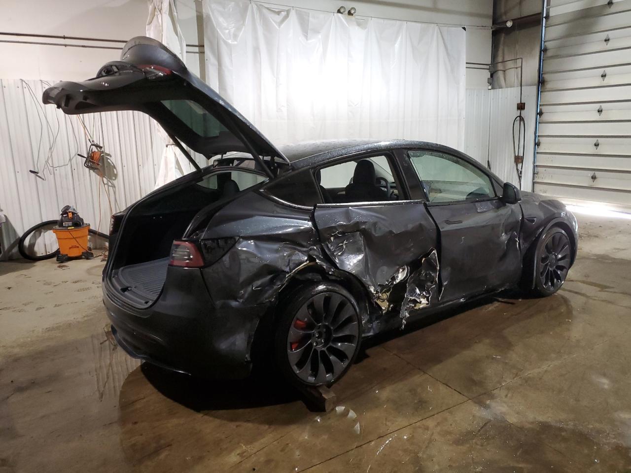 2024 TESLA MODEL Y - Image 3