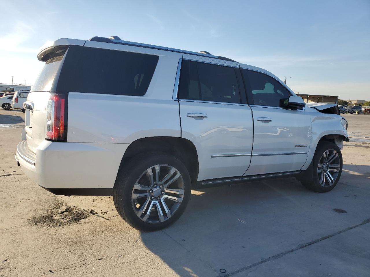 2017 GMC YUKON DENA - Фото 3