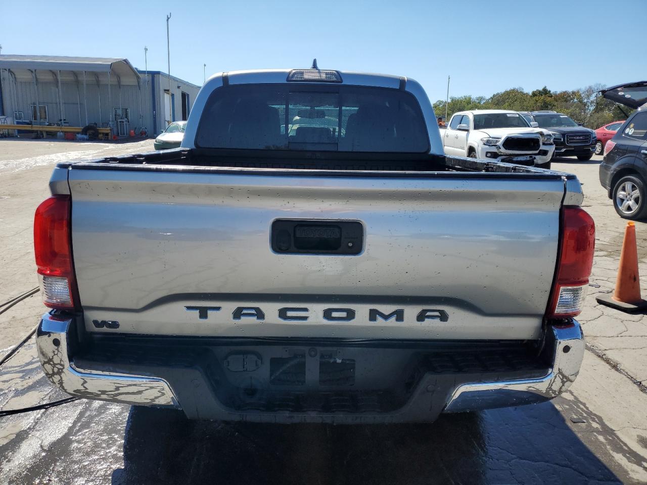 2017 TOYOTA TACOMA DOU - Image 6