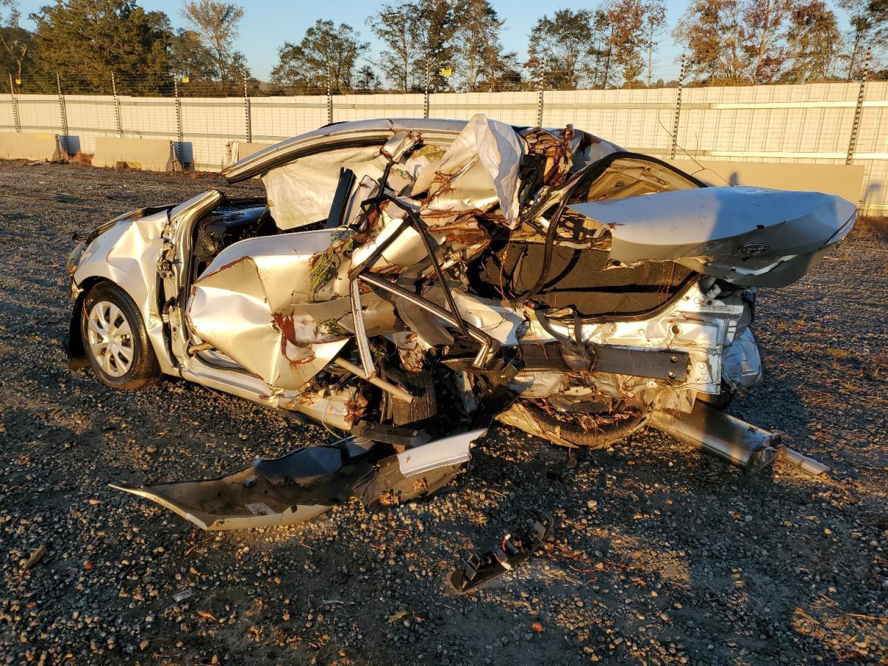 2016 TOYOTA COROLLA L - Фото 2