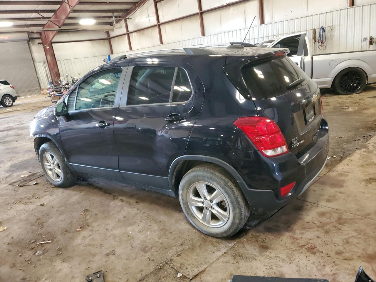 2021 CHEVROLET TRAX 1LT - Image 2