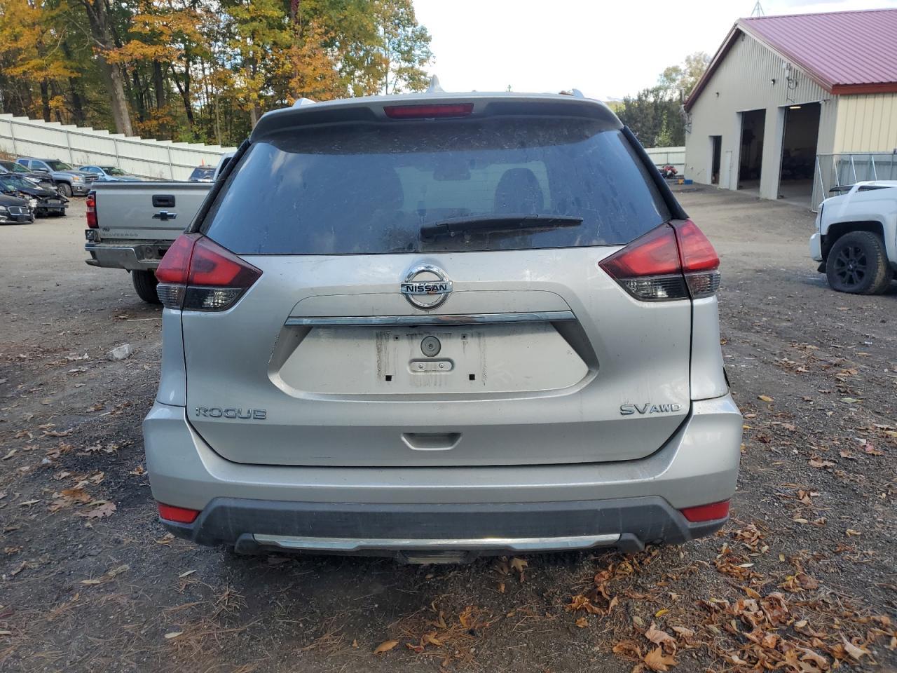 2017 NISSAN ROGUE S - Фото 6