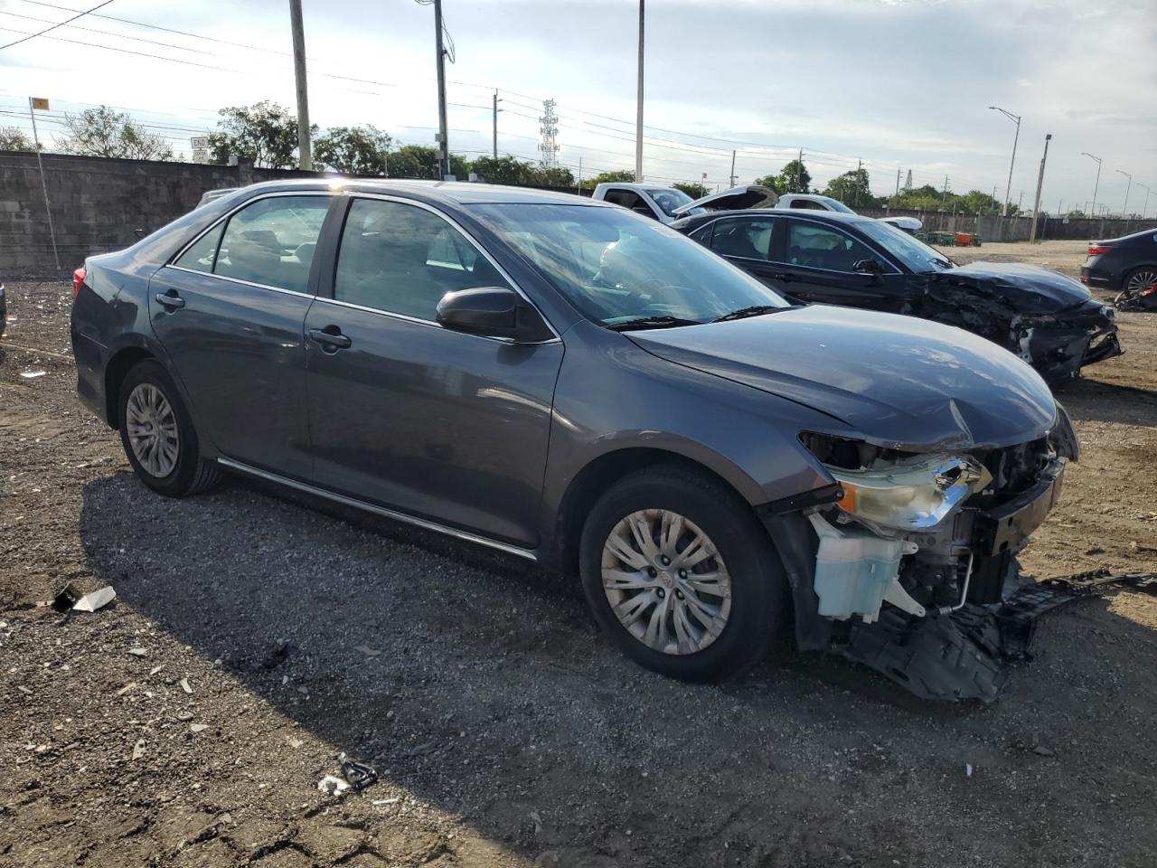 2014 TOYOTA CAMRY L - Image 4