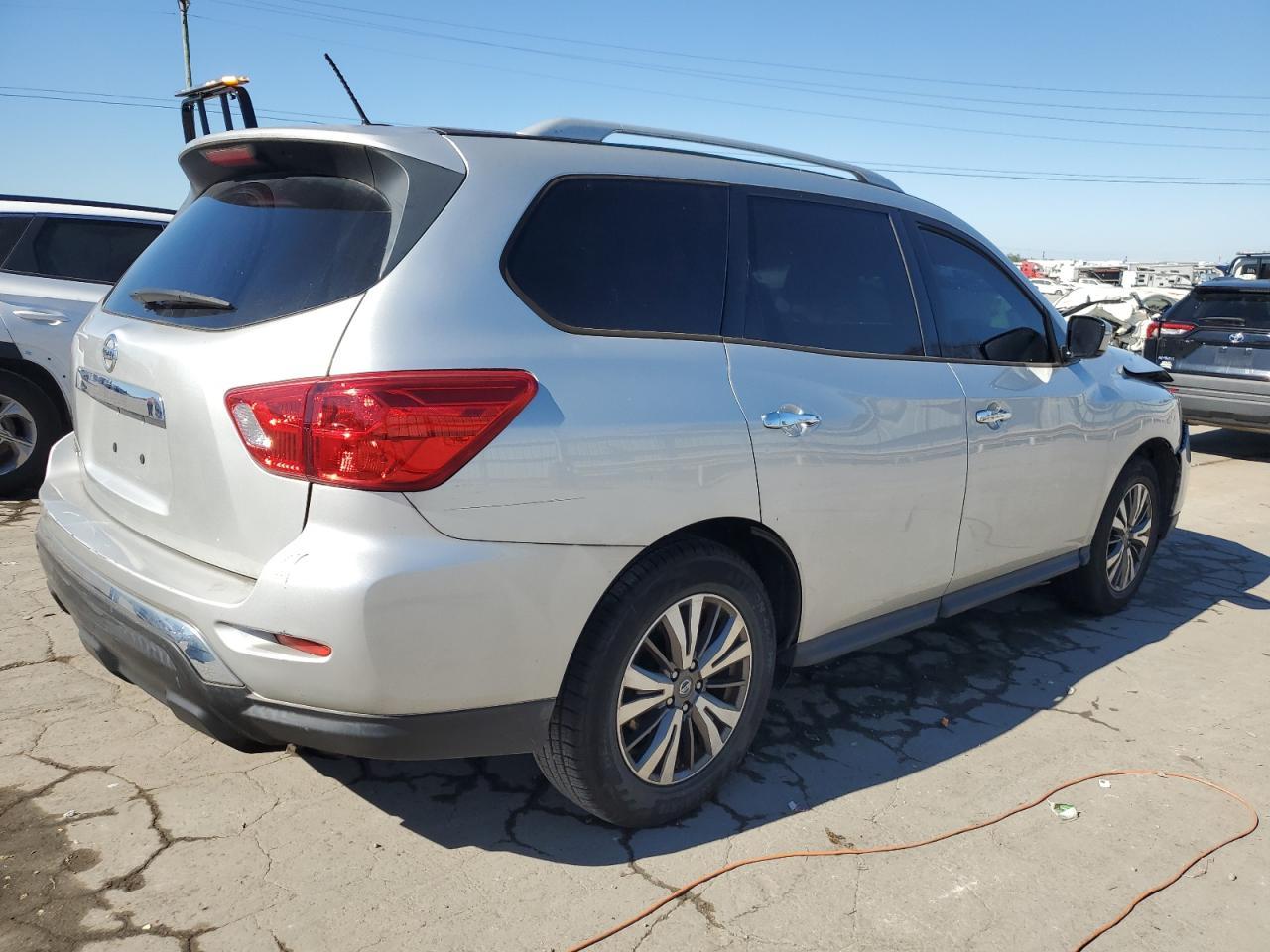 2017 NISSAN PATHFINDER - Image 3