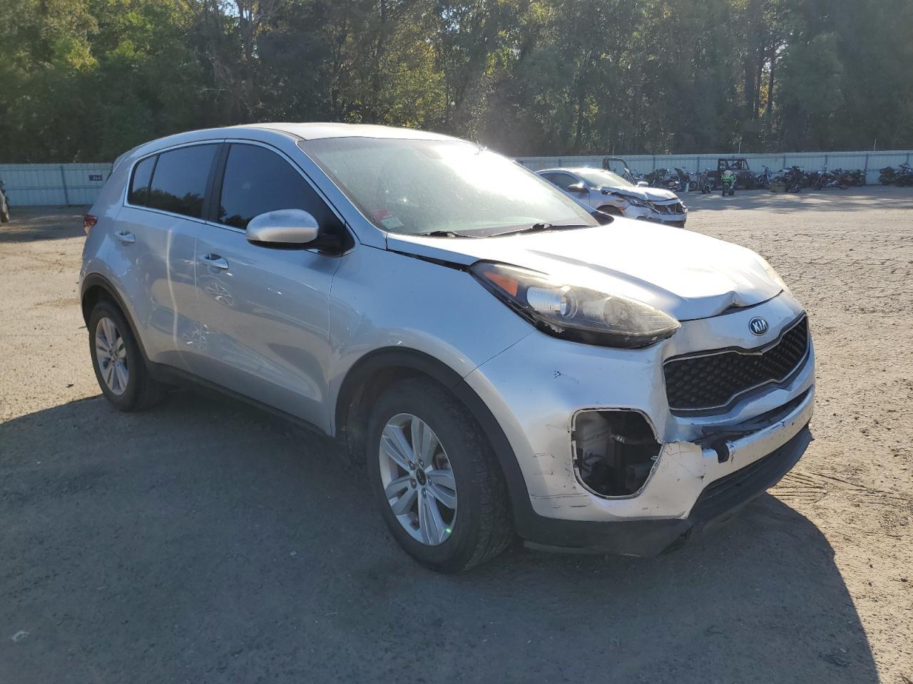 2017 KIA SPORTAGE L - Image 4