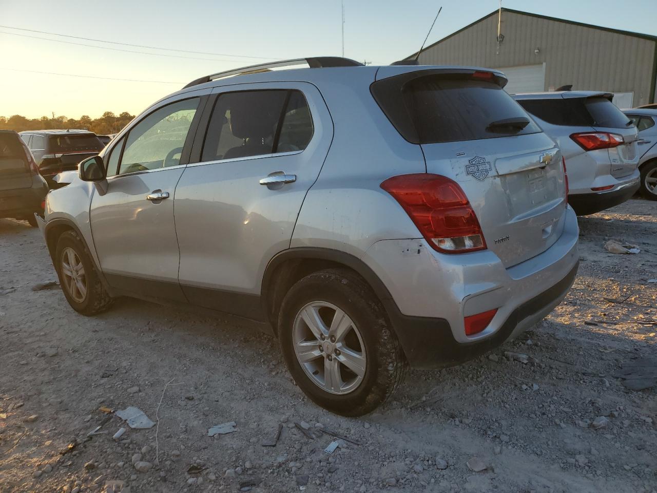 2019 CHEVROLET TRAX 1LT - Фото 2