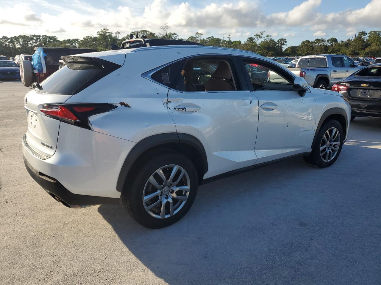 2016 LEXUS NX 200T BA - Фото 3