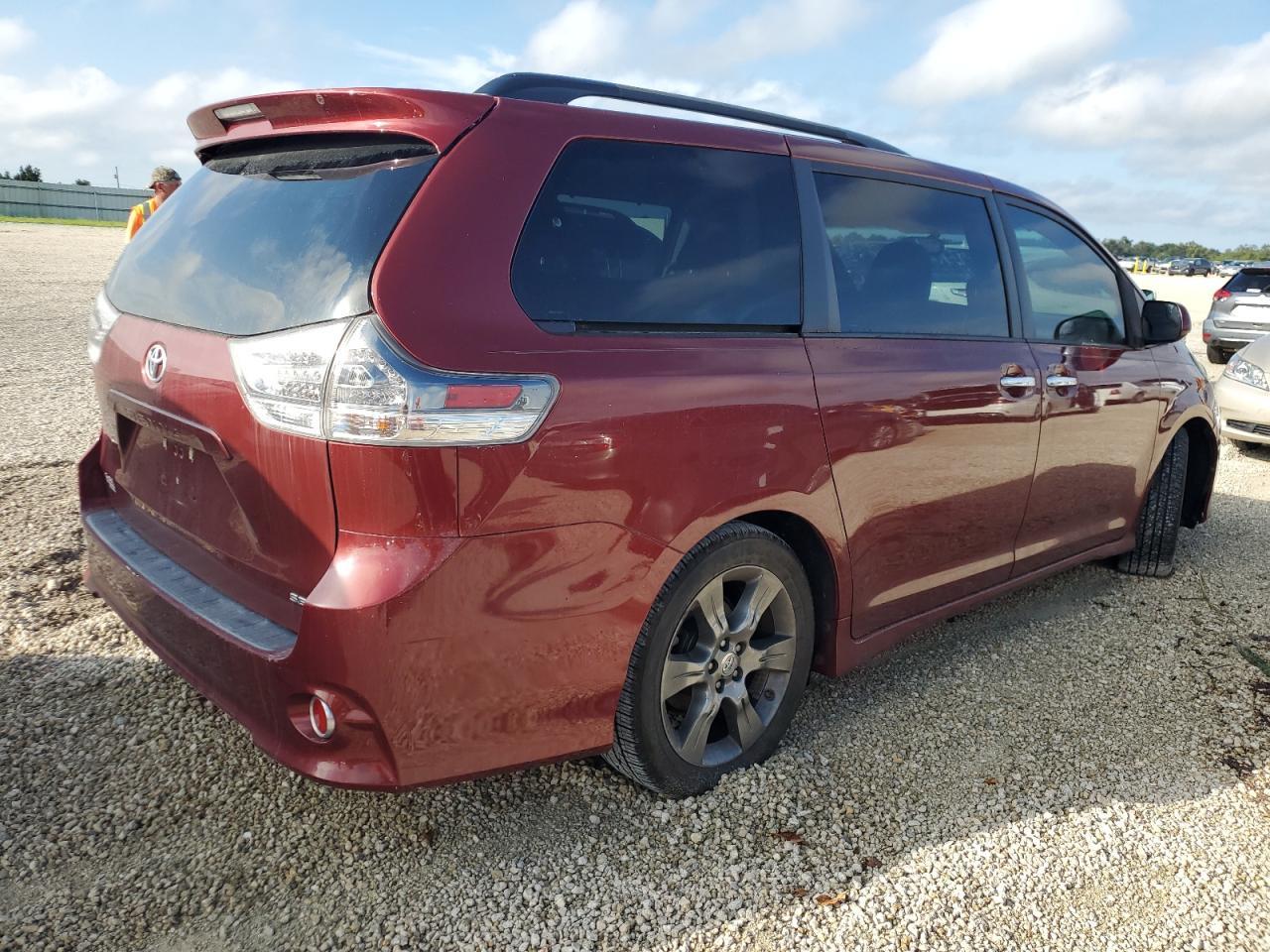 2015 TOYOTA SIENNA SPO - Фото 3
