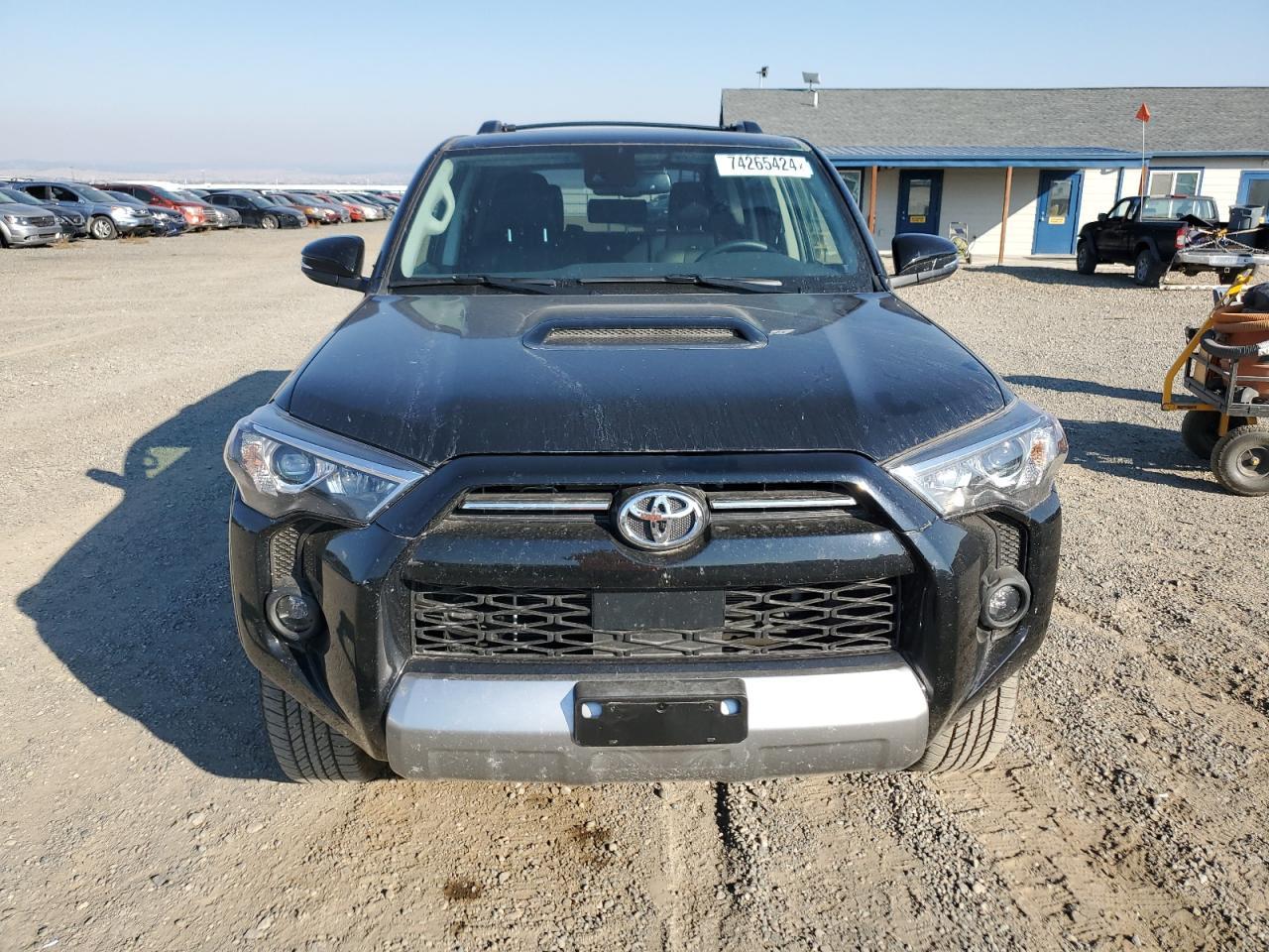 2024 TOYOTA 4RUNNER SR - Image 5