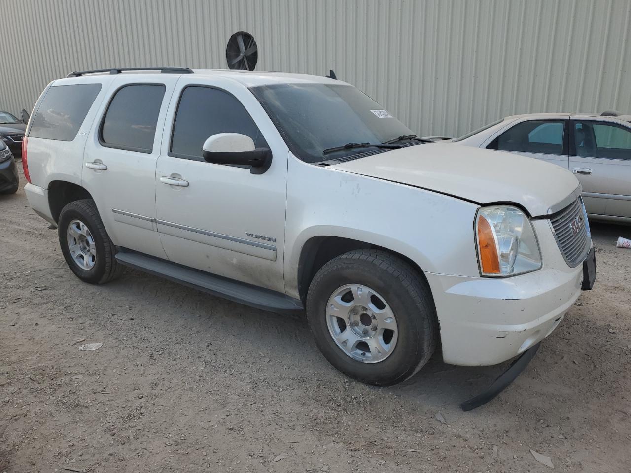 2012 GMC YUKON SLT - Image 4