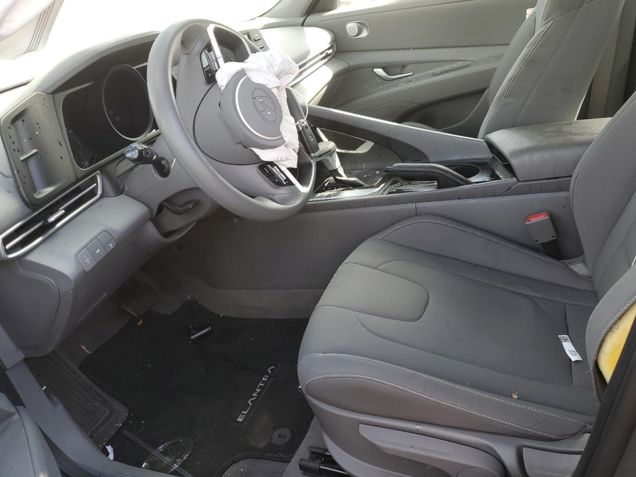 2023 HYUNDAI ELANTRA SE - Image 7