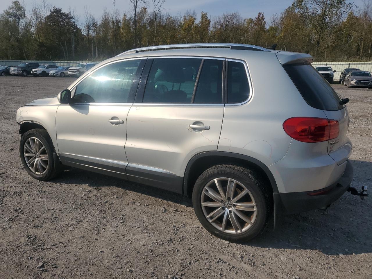 2014 VOLKSWAGEN TIGUAN S - Фото 2